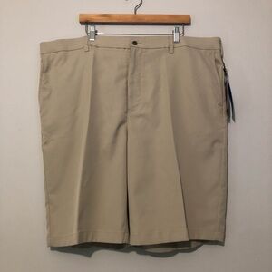 NWT Callaway Pro Spin 3.0 UPF 50 Tan Taupe Men’s Size 44 Golf Shorts